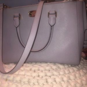 Michael Kors Purse - FREE SHIPPING AVAILABLE